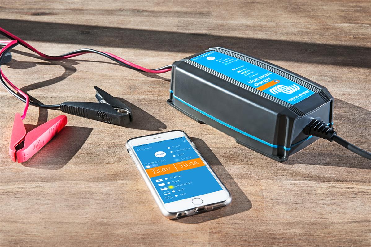 Victron Blue Smart IP65 battery charger Bluetooth 12/15 +DC cable